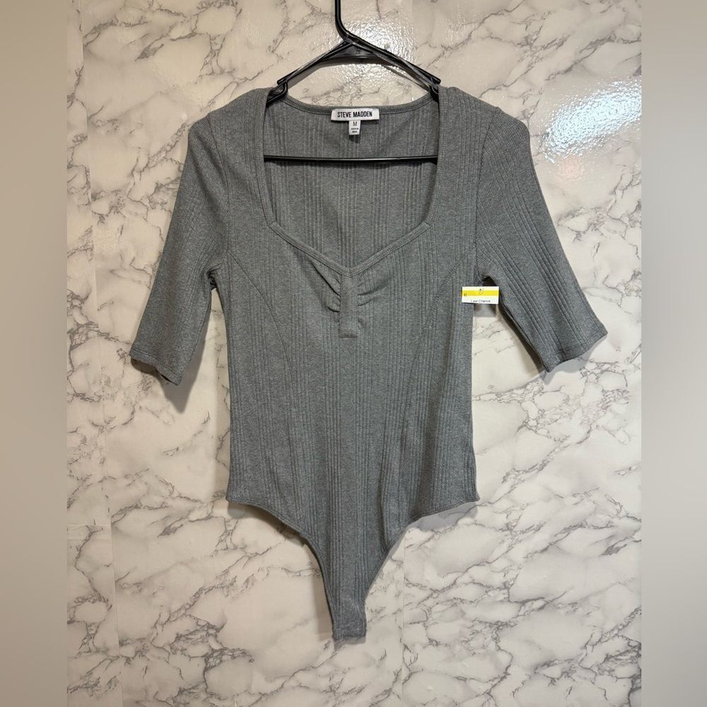 NEW Steve Madden Gray Ruched Fitted Ribbed Bodysuit Size M